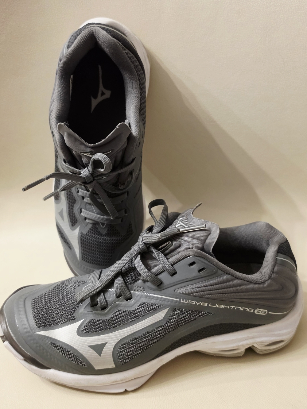 Mizuno Women's Wave Lightning Z6 Womens